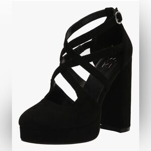 YOKI Women’s Black Platform Pumps